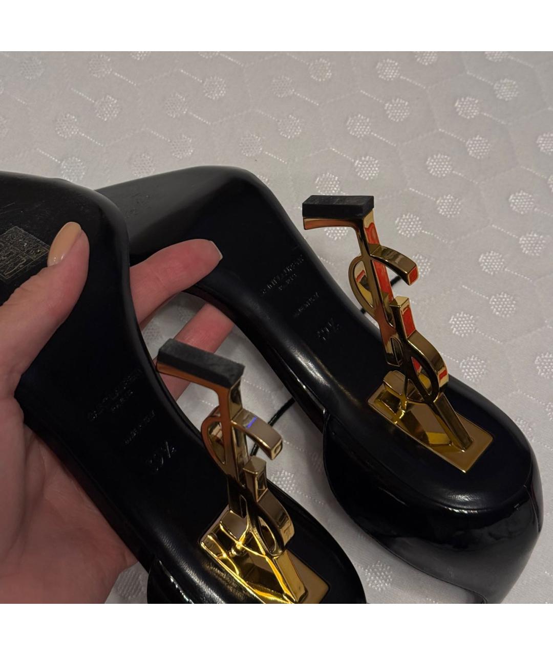 SAINT LAURENT Черные босоножки из лакированной кожи, фото 4