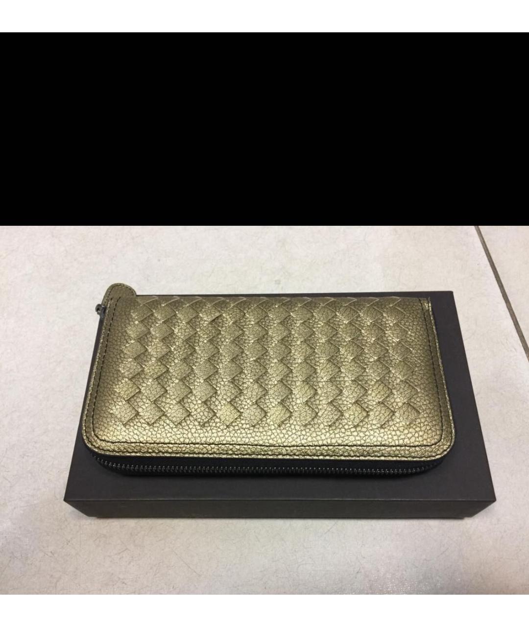 BOTTEGA VENETA Золотой кожаный кошелек, фото 3
