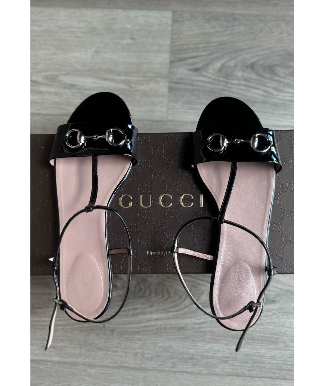 GUCCI Черные сандалии из лакированной кожи, фото 2
