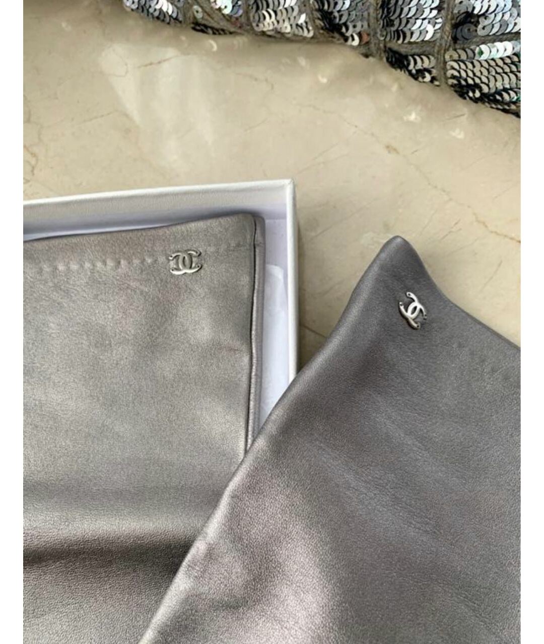 CHANEL PRE-OWNED Серебряные кожаные перчатки, фото 4