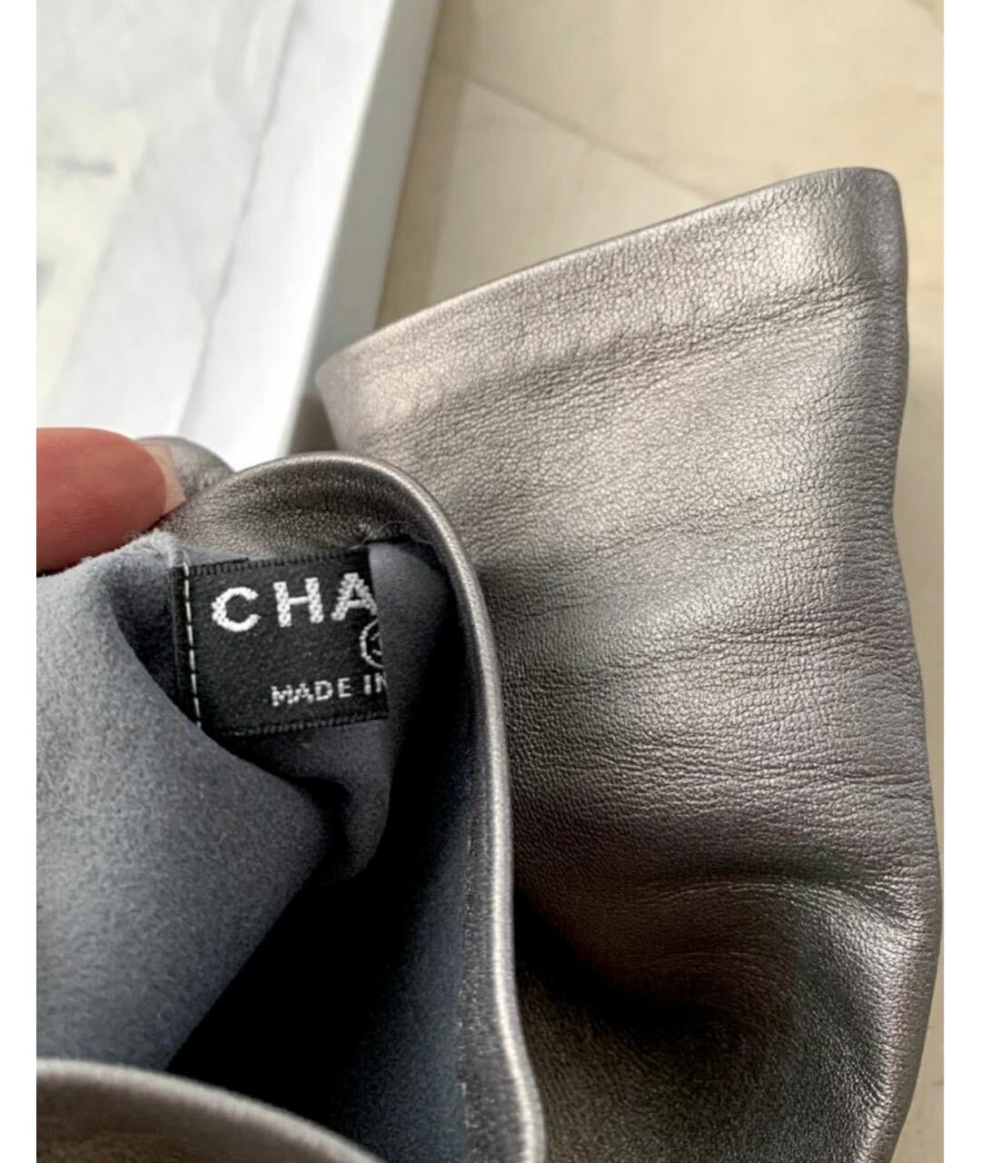CHANEL PRE-OWNED Серебряные кожаные перчатки, фото 6
