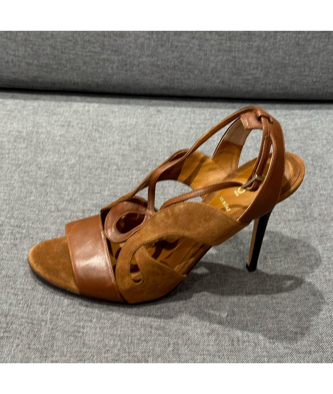 FENDI Коричневые замшевые босоножки, фото 2