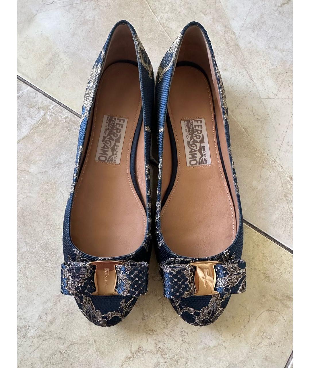 FERRAGAMO Темно-синие текстильные балетки, фото 2