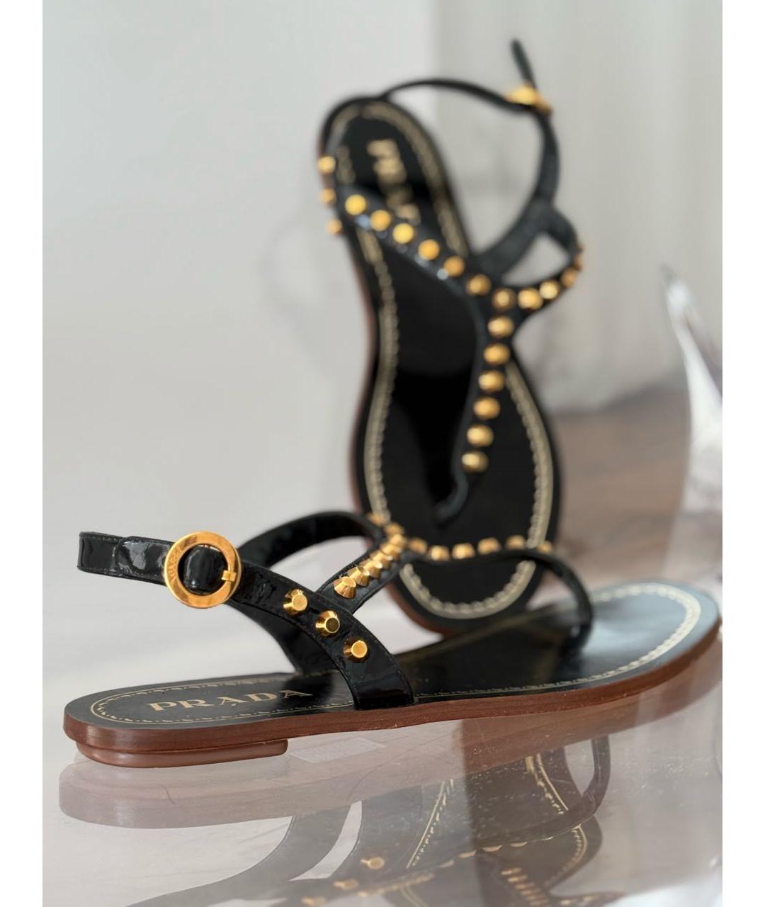 PRADA Черные сандалии из лакированной кожи, фото 3