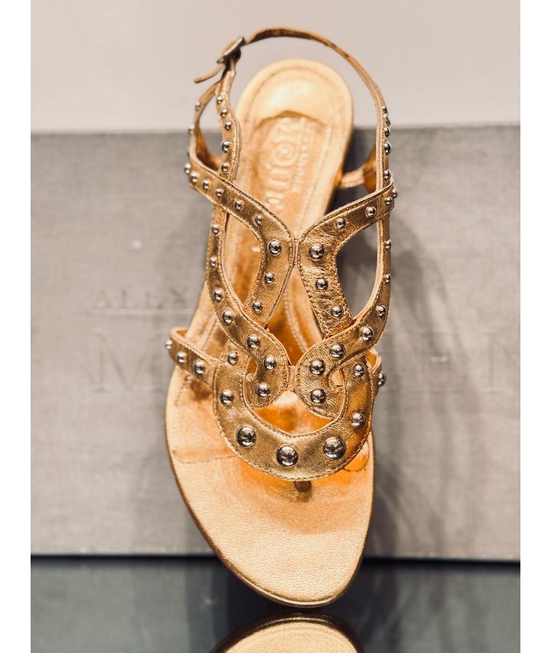 ALEXANDER MCQUEEN Золотые кожаные сандалии, фото 6