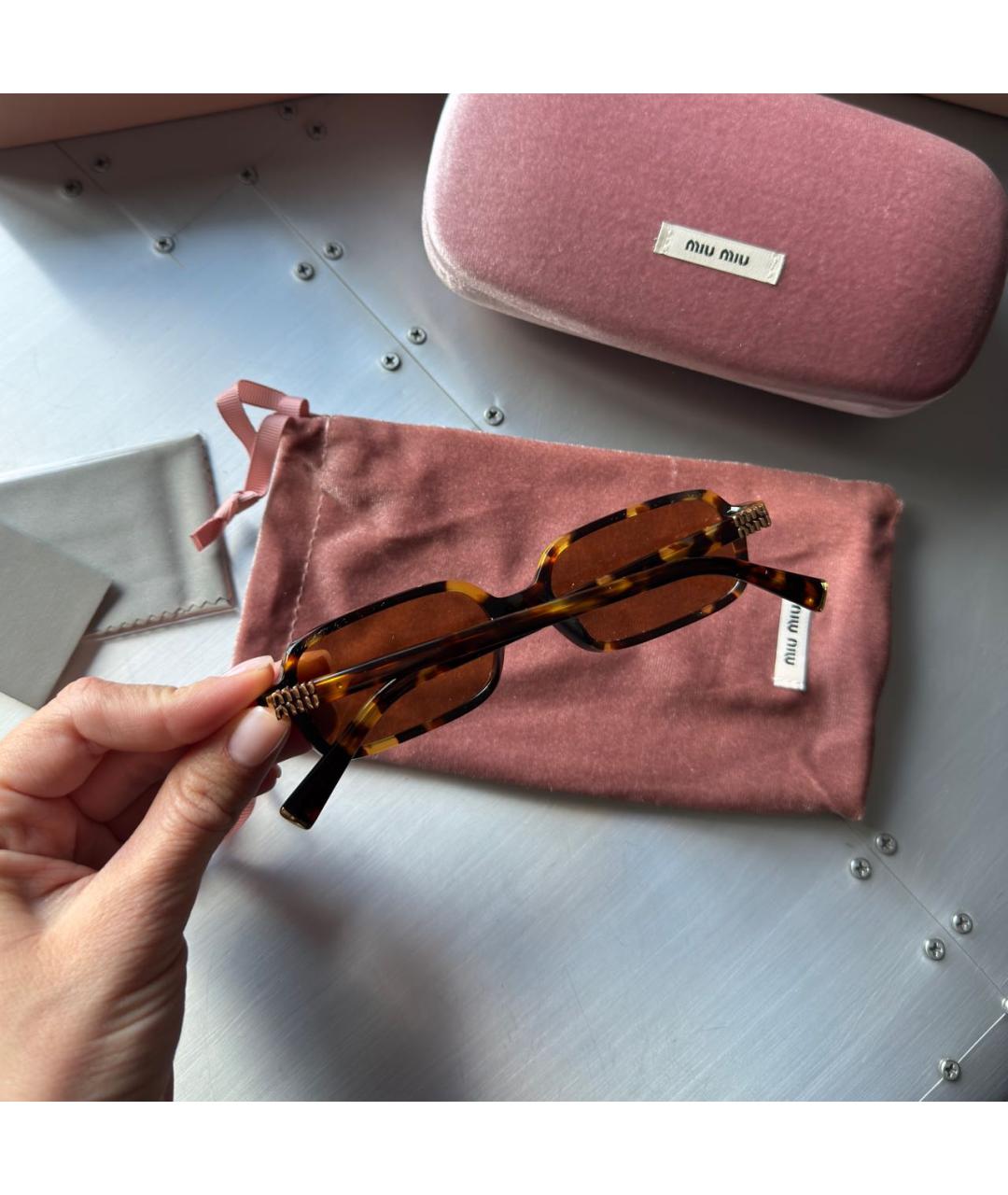 MIU MIU Коричневые пластиковые солнцезащитные очки, фото 5