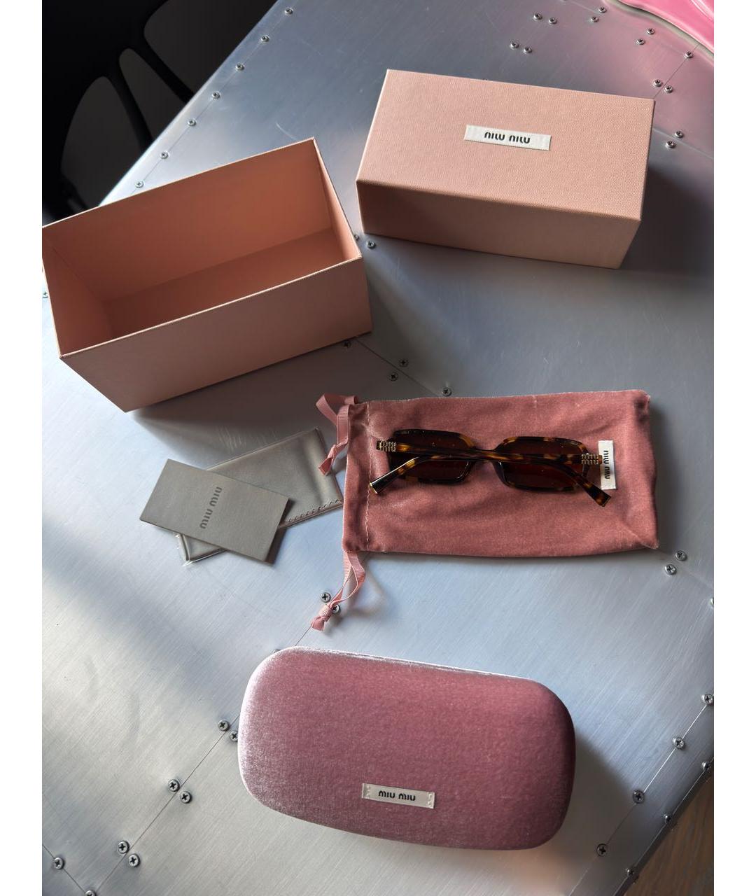MIU MIU Коричневые пластиковые солнцезащитные очки, фото 4