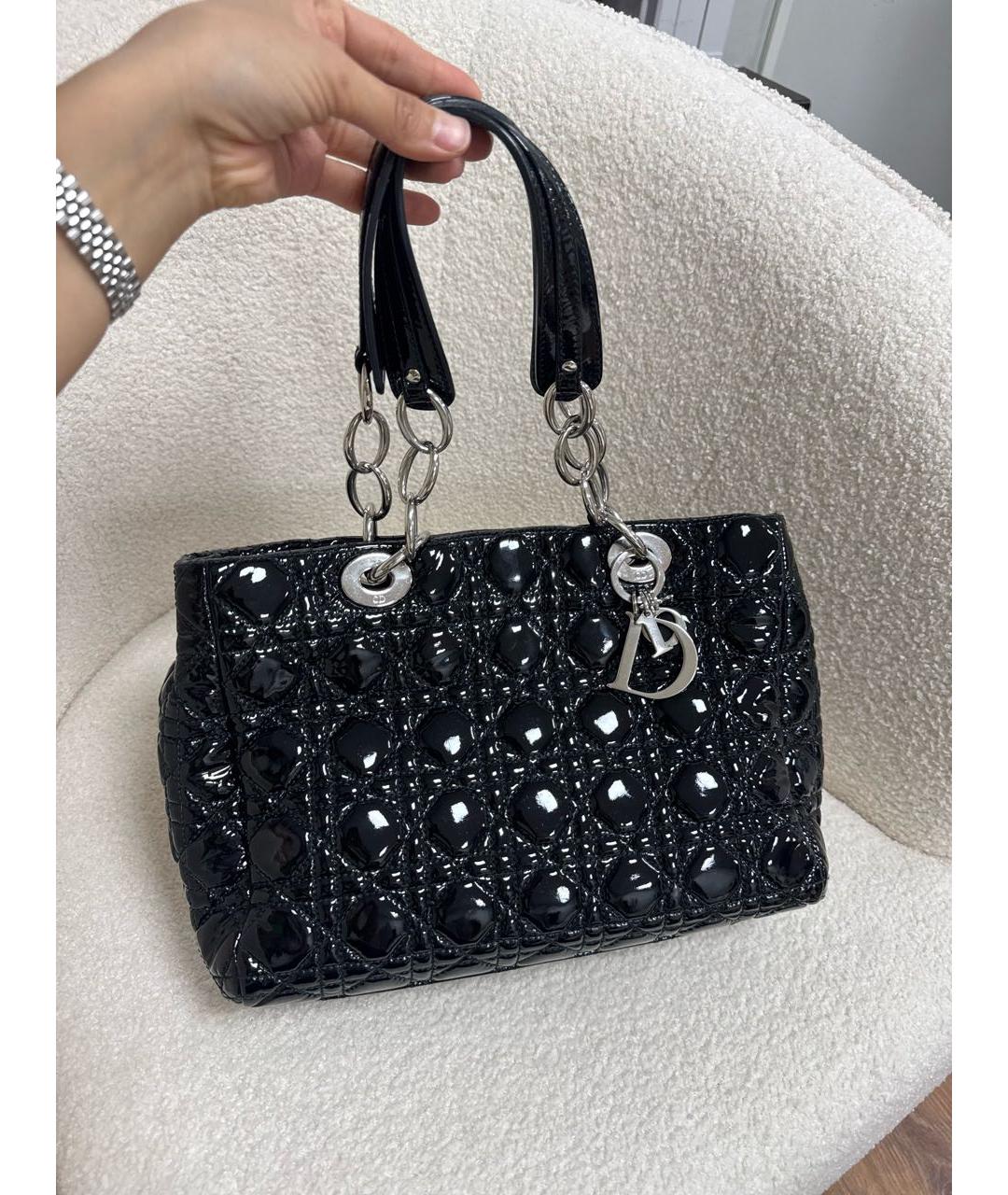 CHRISTIAN DIOR Черная сумка тоут из лакированной кожи, фото 5