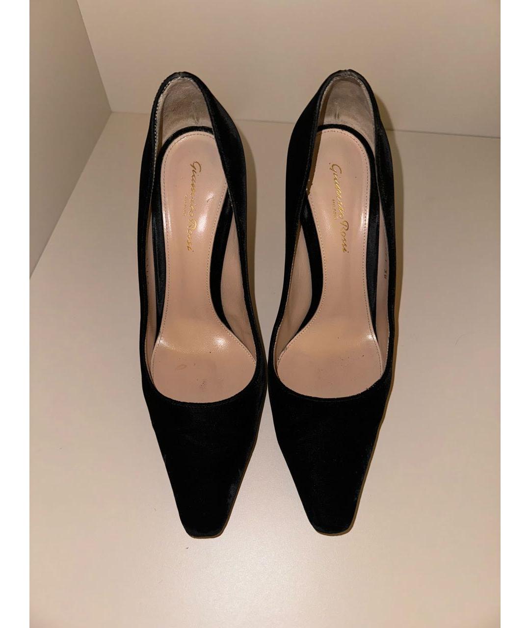 GIANVITO ROSSI Черные бархатные туфли, фото 2