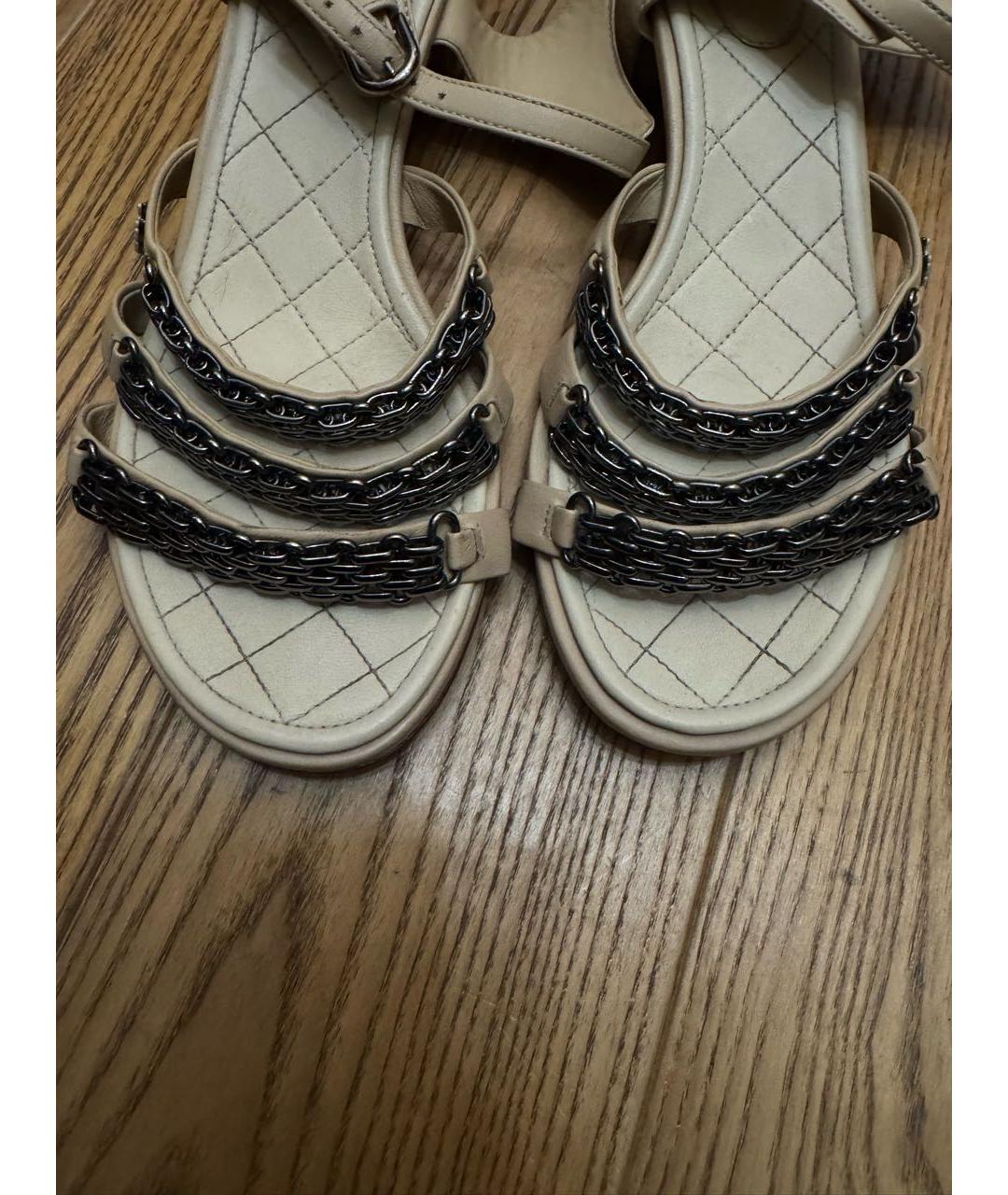CHANEL Бежевые кожаные босоножки, фото 3