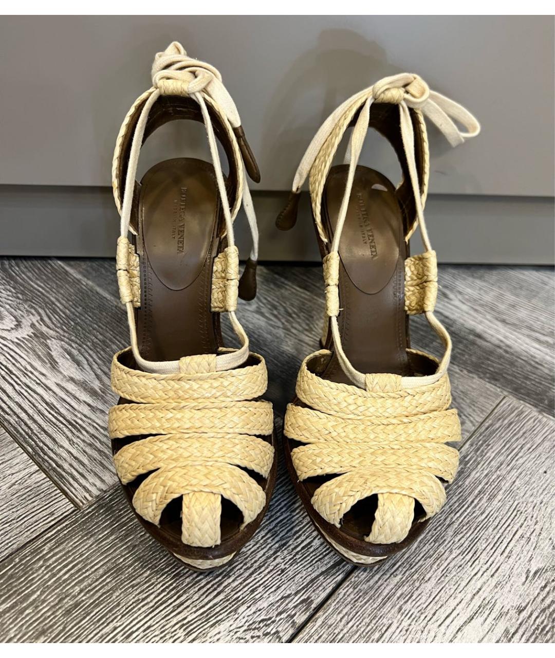 BOTTEGA VENETA Бежевые босоножки, фото 2