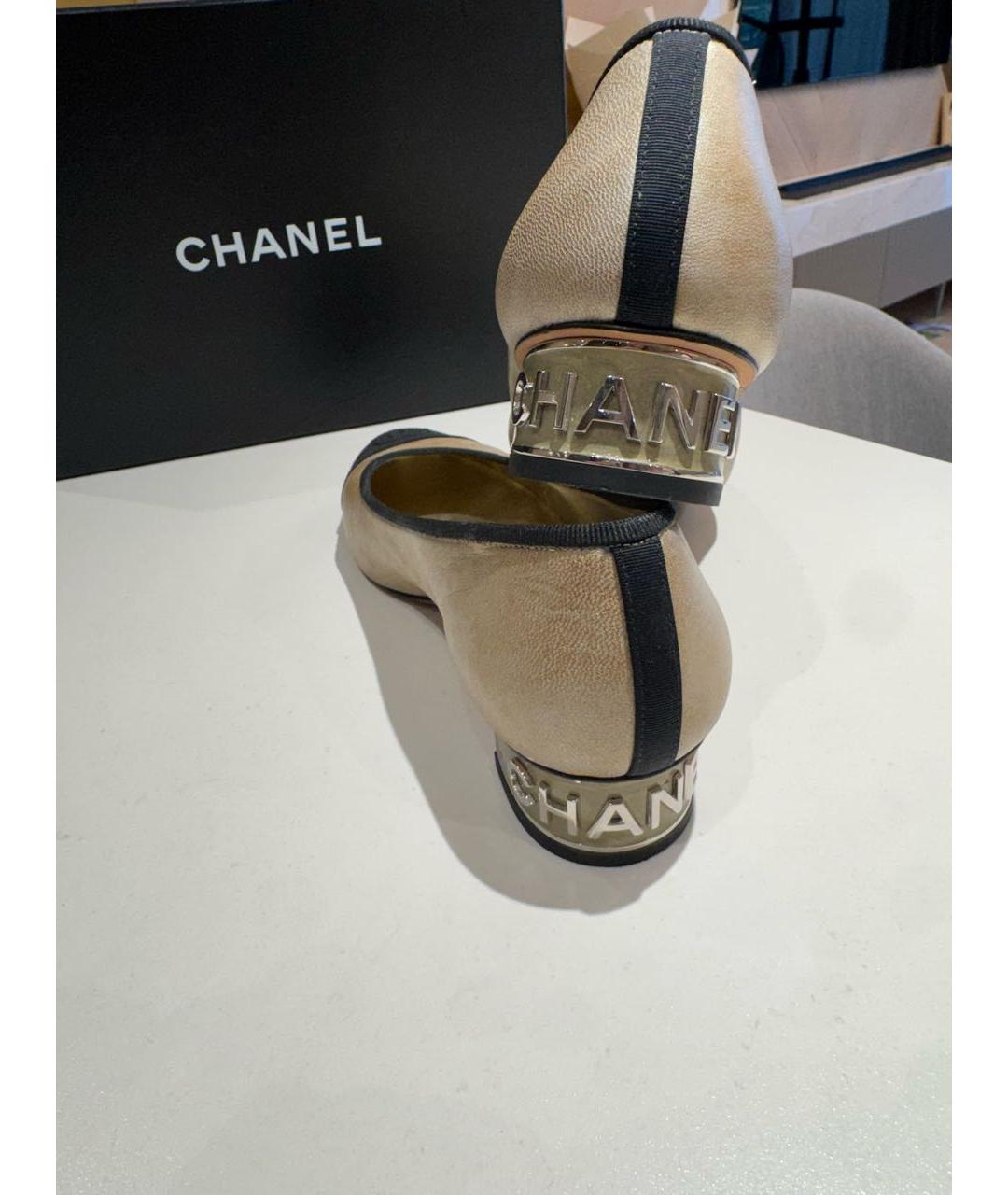CHANEL Золотые кожаные туфли, фото 7