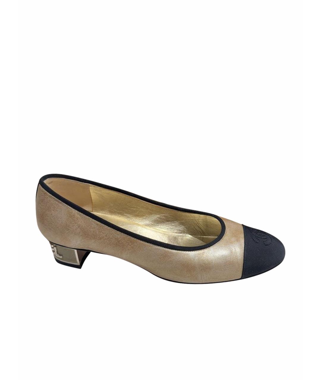 CHANEL Золотые кожаные туфли, фото 1