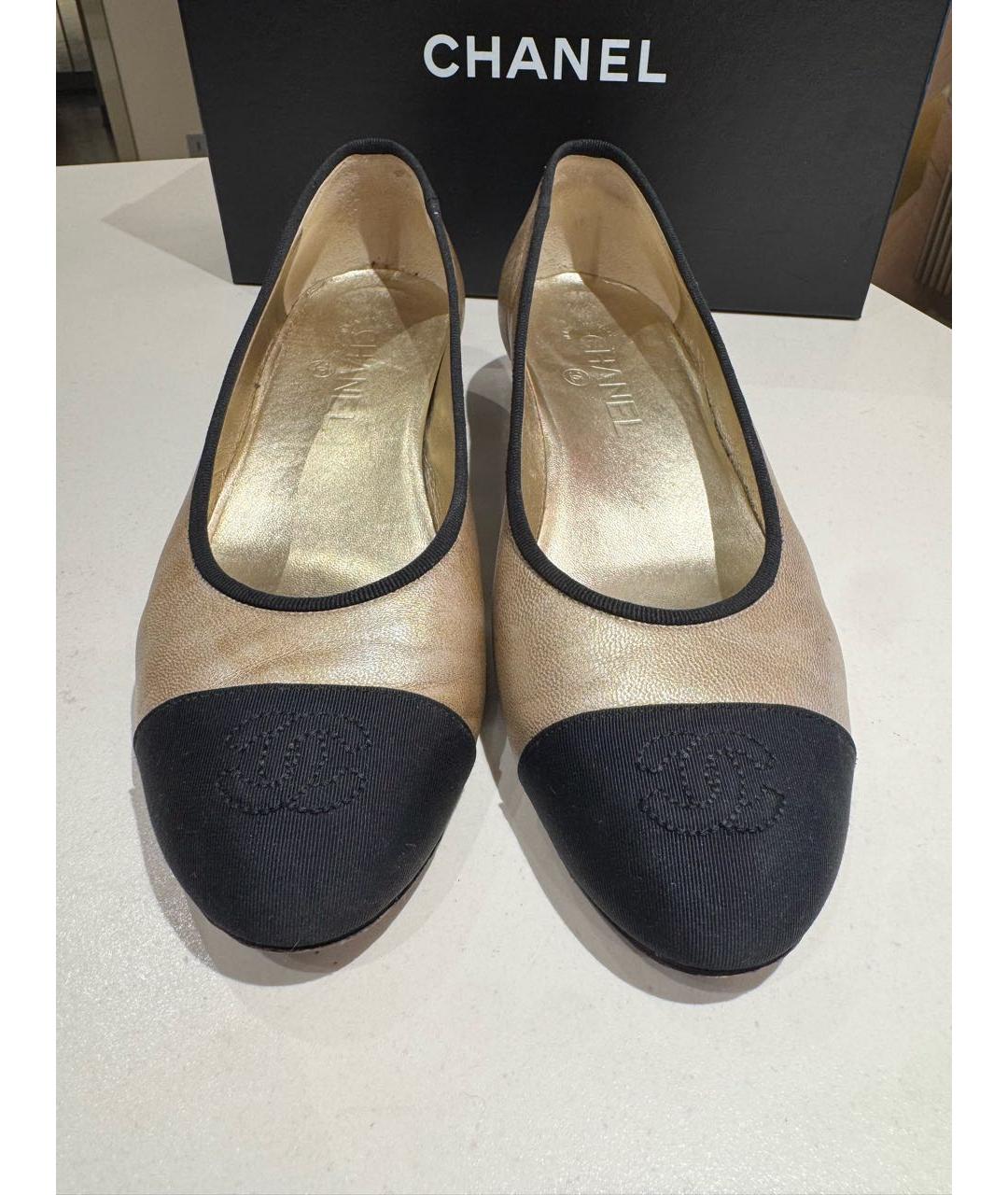 CHANEL Золотые кожаные туфли, фото 5