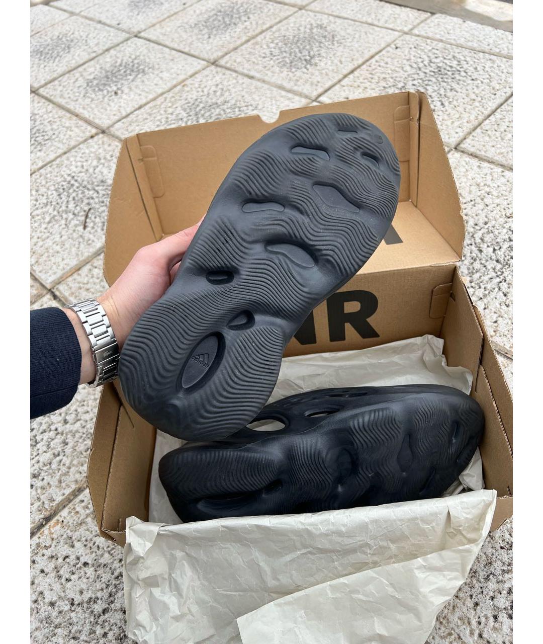ADIDAS YEEZY Черные резиновые низкие кроссовки / кеды, фото 5