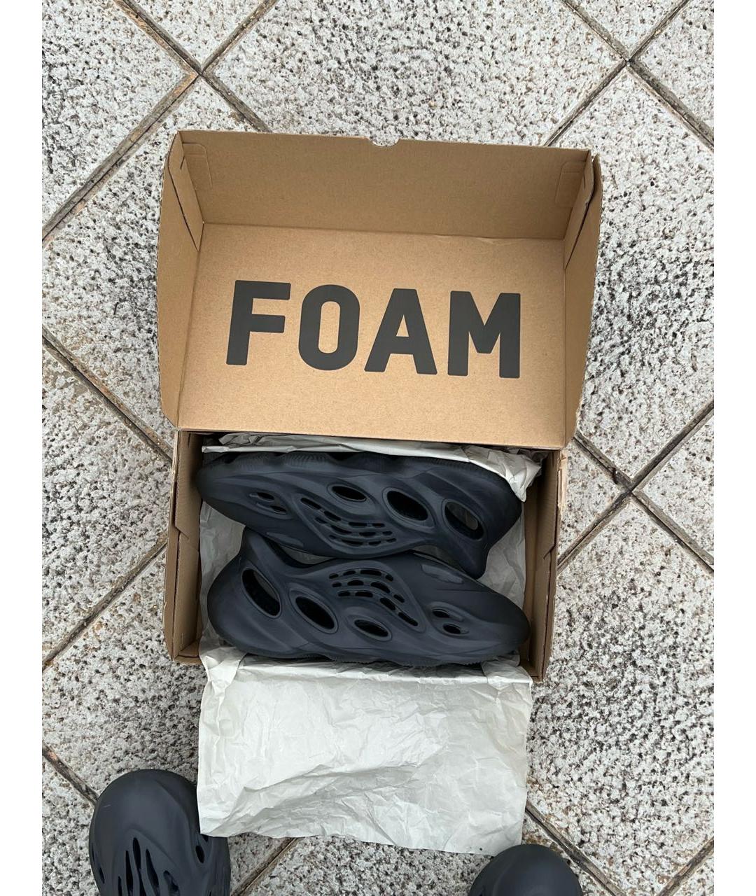 ADIDAS YEEZY Черные резиновые низкие кроссовки / кеды, фото 2