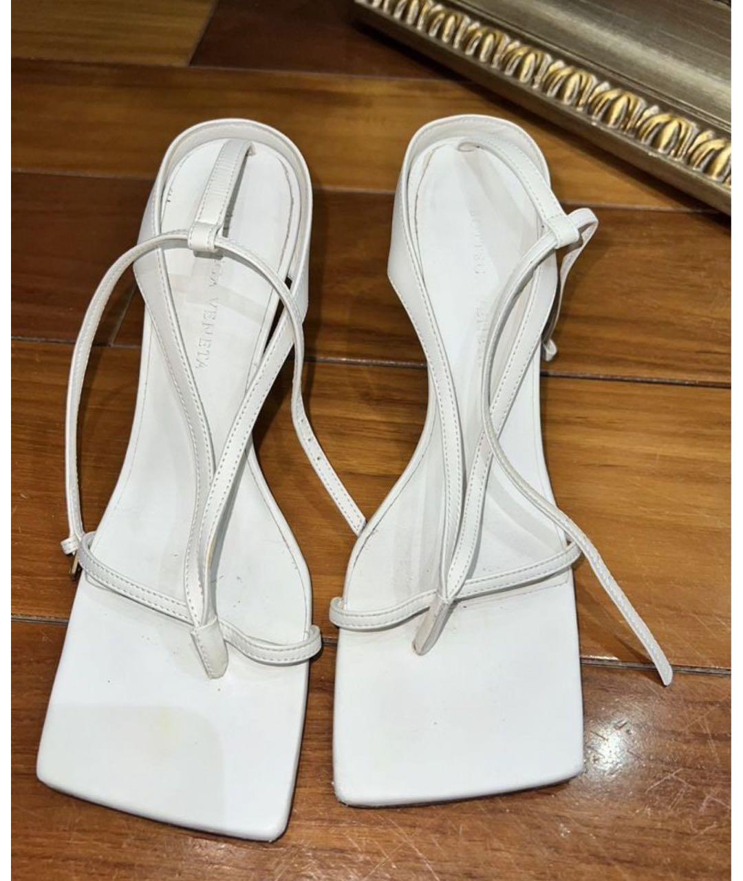 BOTTEGA VENETA Белые кожаные босоножки, фото 2