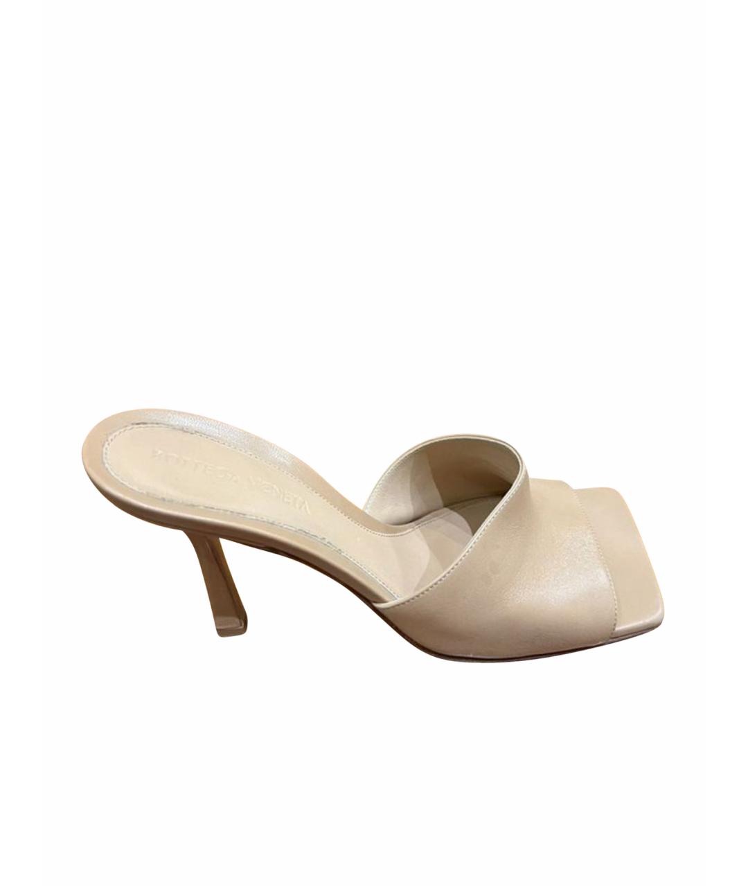 BOTTEGA VENETA Бежевые кожаные мюли, фото 1