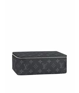 LOUIS VUITTON Косметичка