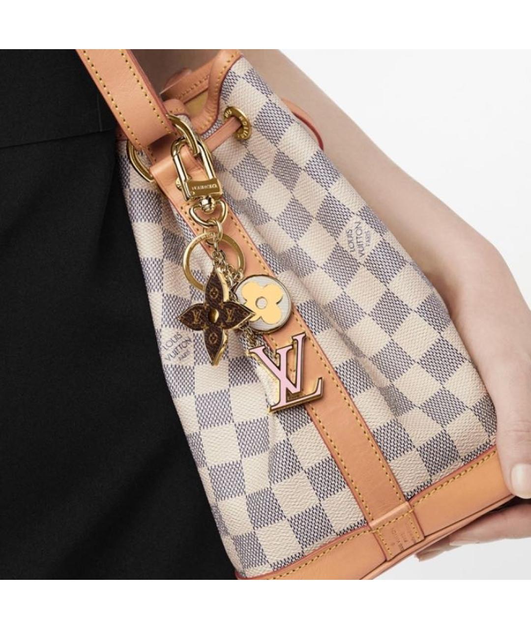 LOUIS VUITTON Золотой брелок, фото 2