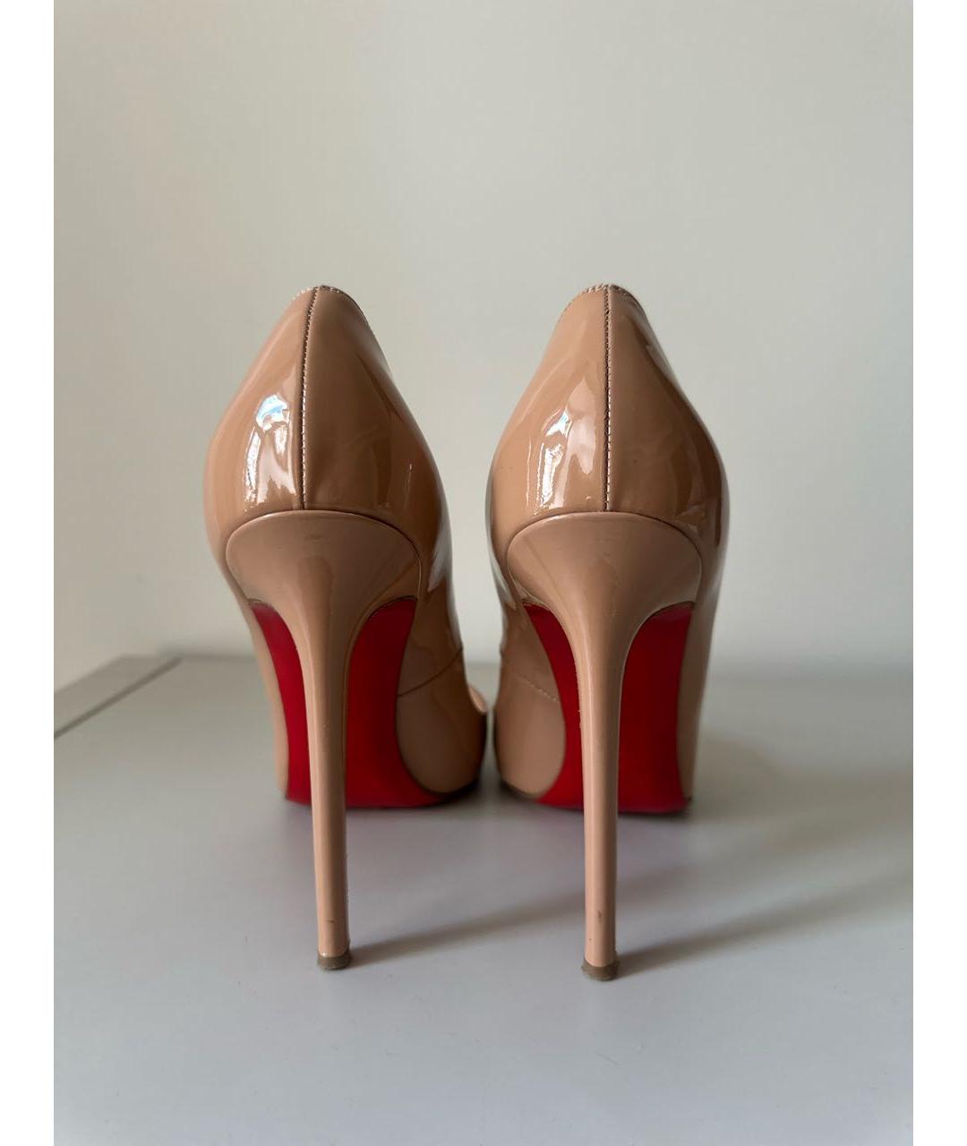 CHRISTIAN LOUBOUTIN Бежевые туфли из лакированной кожи, фото 4