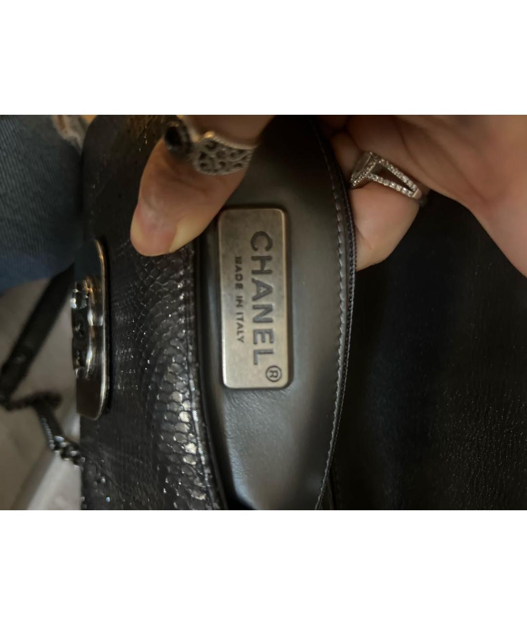 CHANEL Антрацитовая сумка через плечо из экзотической кожи, фото 8