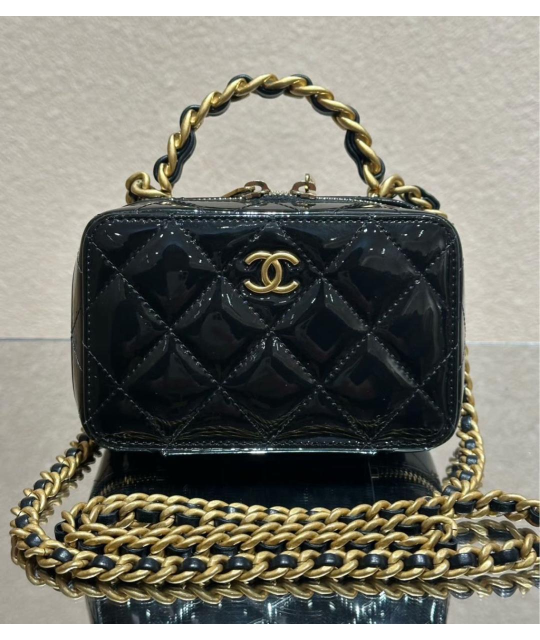 CHANEL Черная сумка через плечо из лакированной кожи, фото 4