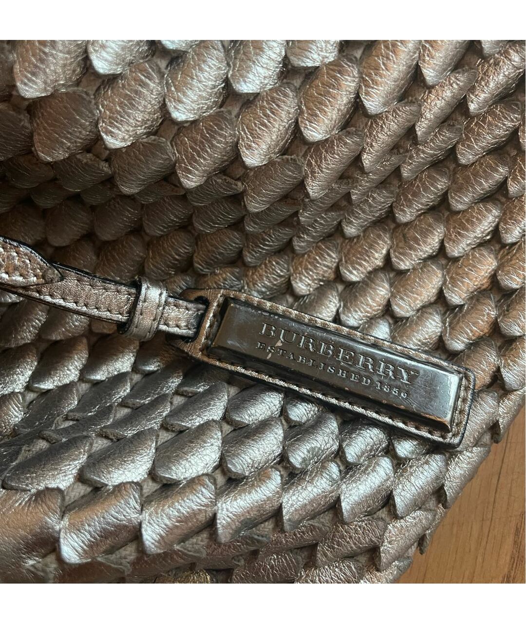BURBERRY Золотая кожаная сумка тоут, фото 5