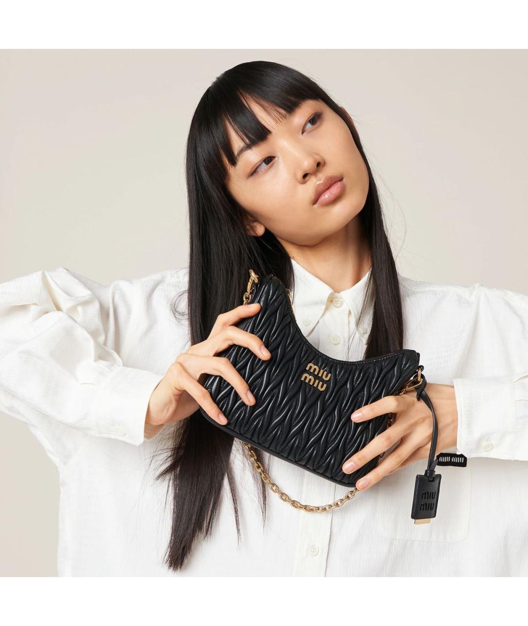 MIU MIU Черная кожаная сумка через плечо, фото 5