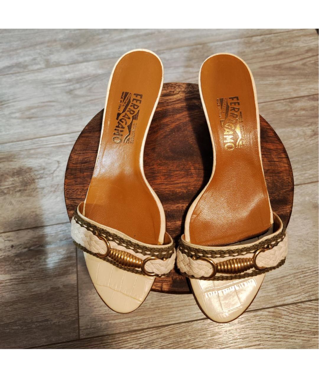FERRAGAMO Бежевые кожаные мюли, фото 2