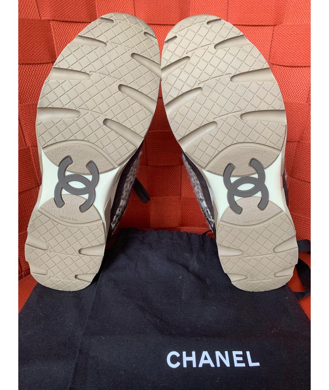 CHANEL Бежевые замшевые кроссовки, фото 4