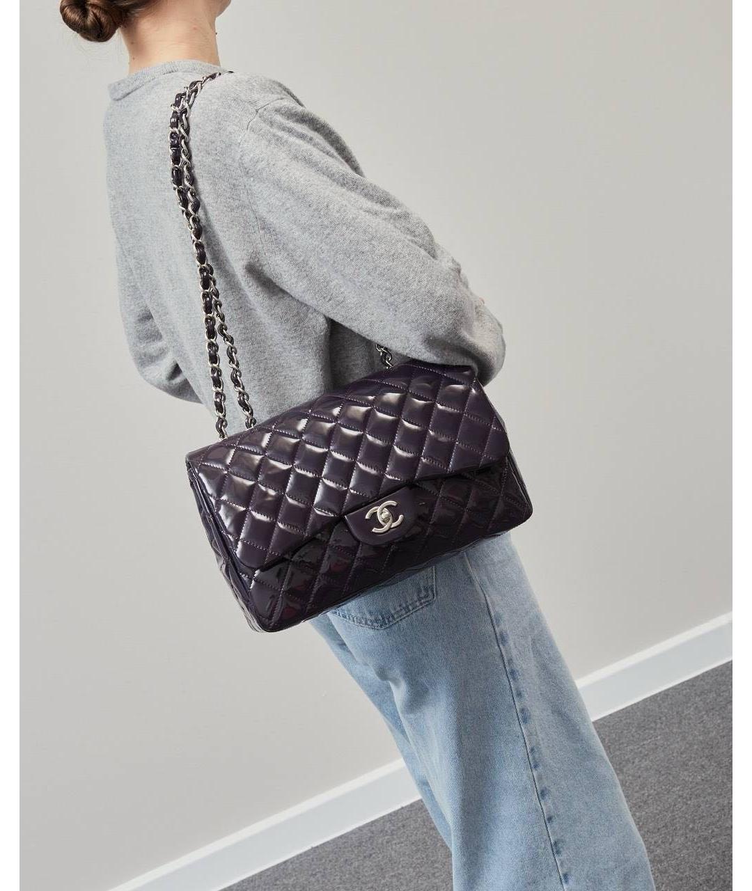 CHANEL Фиолетовая сумка через плечо из лакированной кожи, фото 2