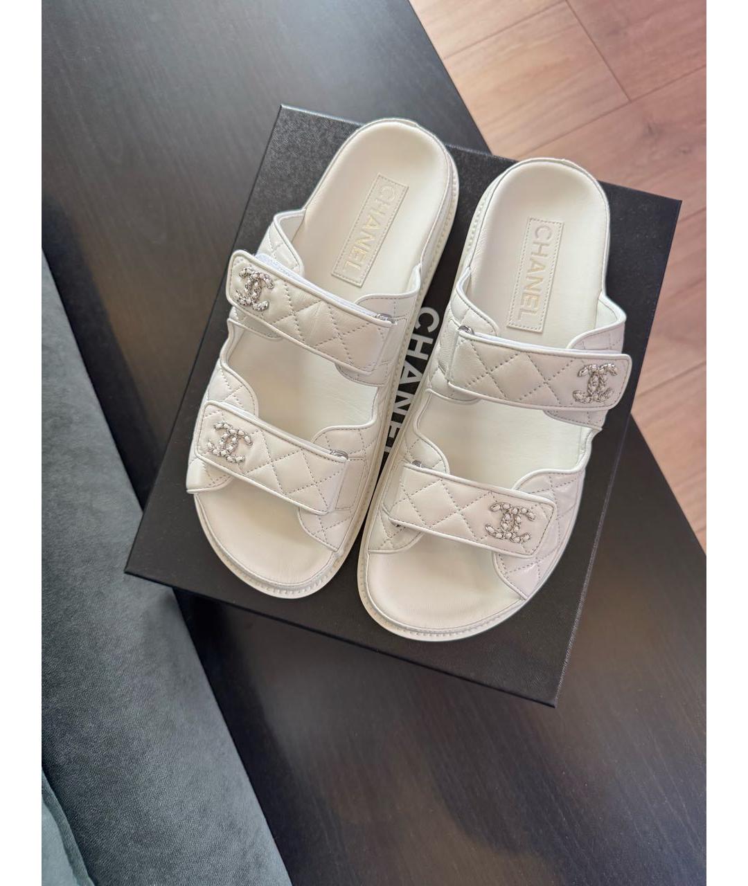 CHANEL Белые кожаные сандалии, фото 2