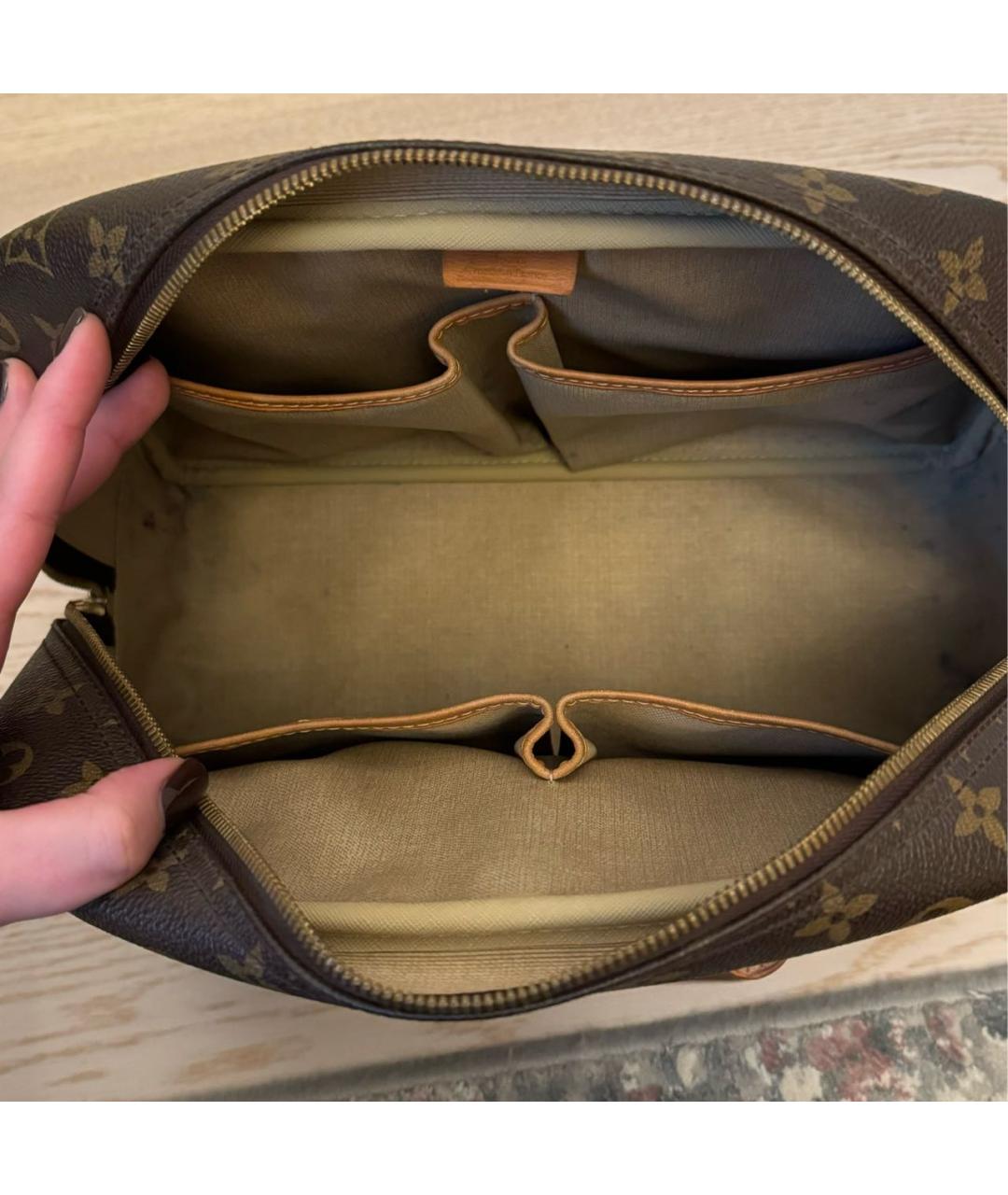 LOUIS VUITTON Коричневая кожаная сумка с короткими ручками, фото 2