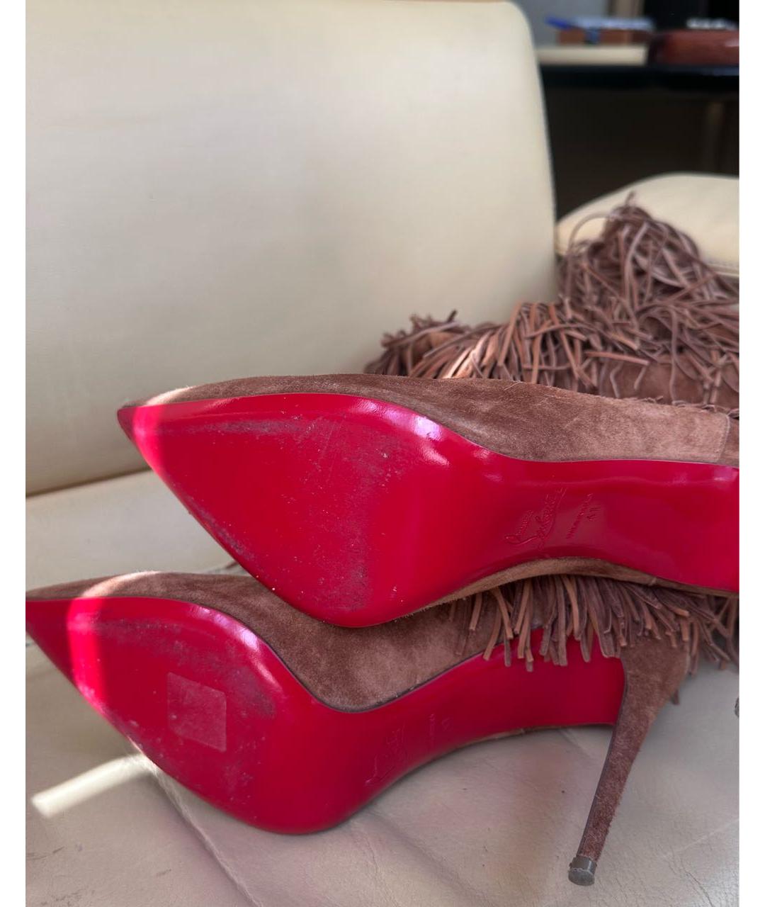 CHRISTIAN LOUBOUTIN Горчичные замшевые сапоги, фото 6