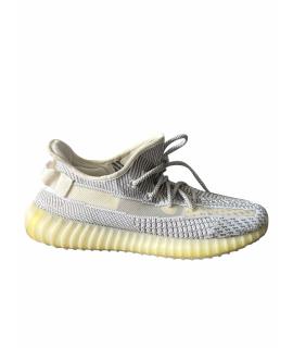 YEEZY Низкие кроссовки / кеды