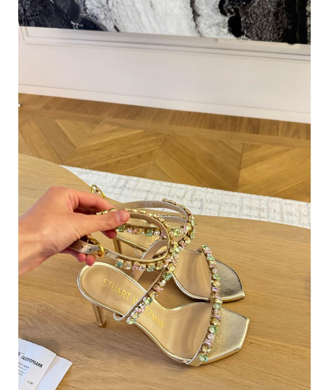 STUART WEITZMAN Золотые кожаные босоножки, фото 2