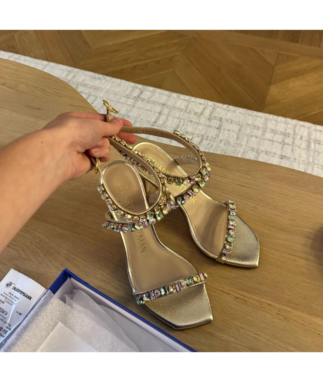 STUART WEITZMAN Золотые кожаные босоножки, фото 3