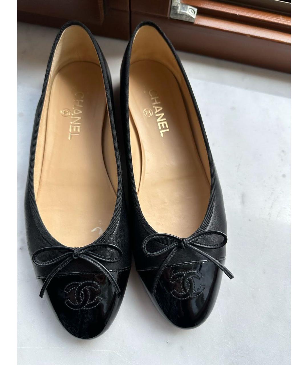 CHANEL Черные кожаные балетки, фото 2