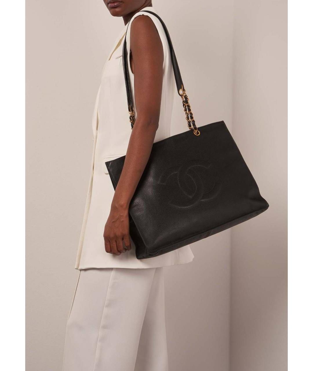 CHANEL Черная кожаная сумка тоут, фото 5