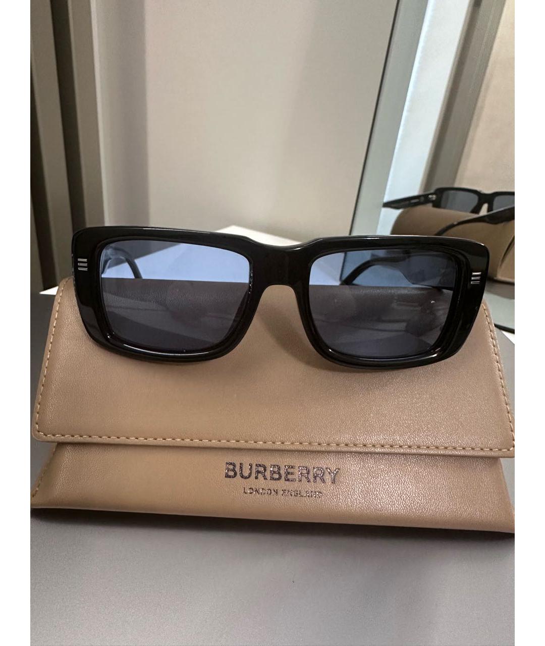 BURBERRY Черные пластиковые солнцезащитные очки, фото 4