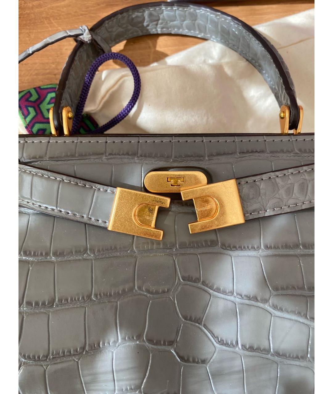 TORY BURCH Серая кожаная сумка с короткими ручками, фото 3