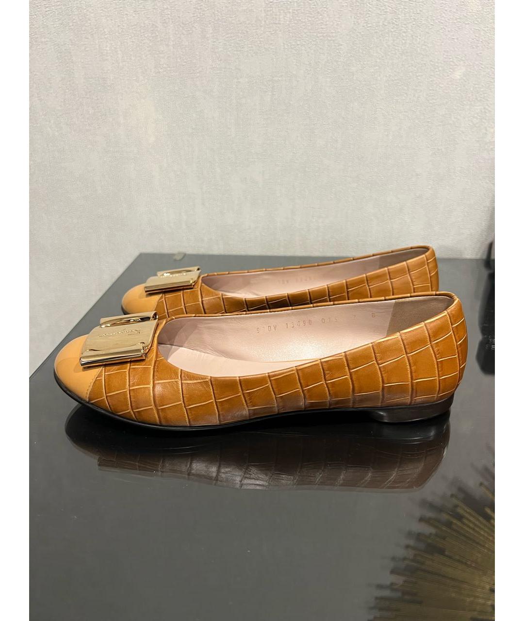 FERRAGAMO Коричневые кожаные балетки, фото 5