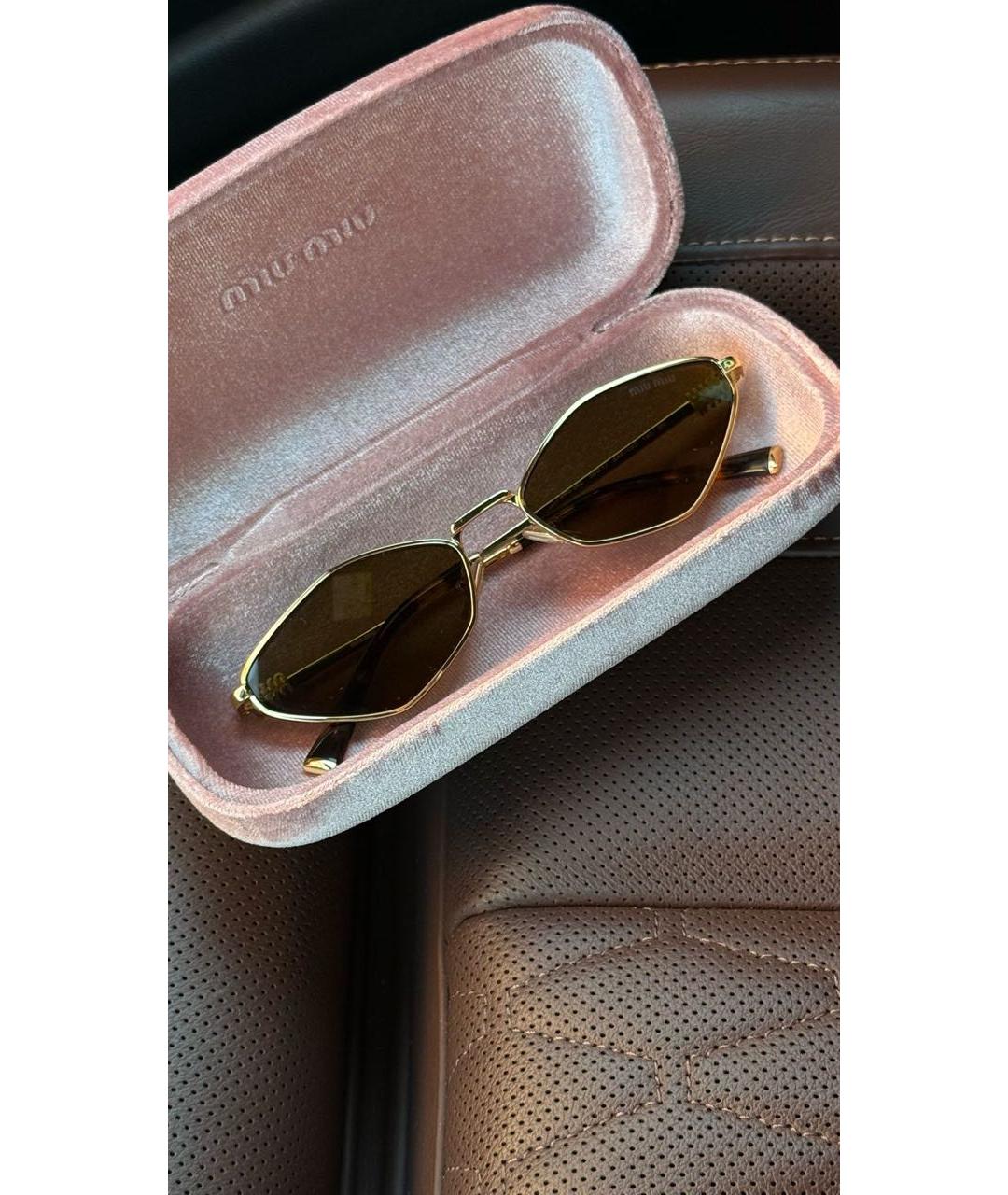 MIU MIU Золотые металлические солнцезащитные очки, фото 4