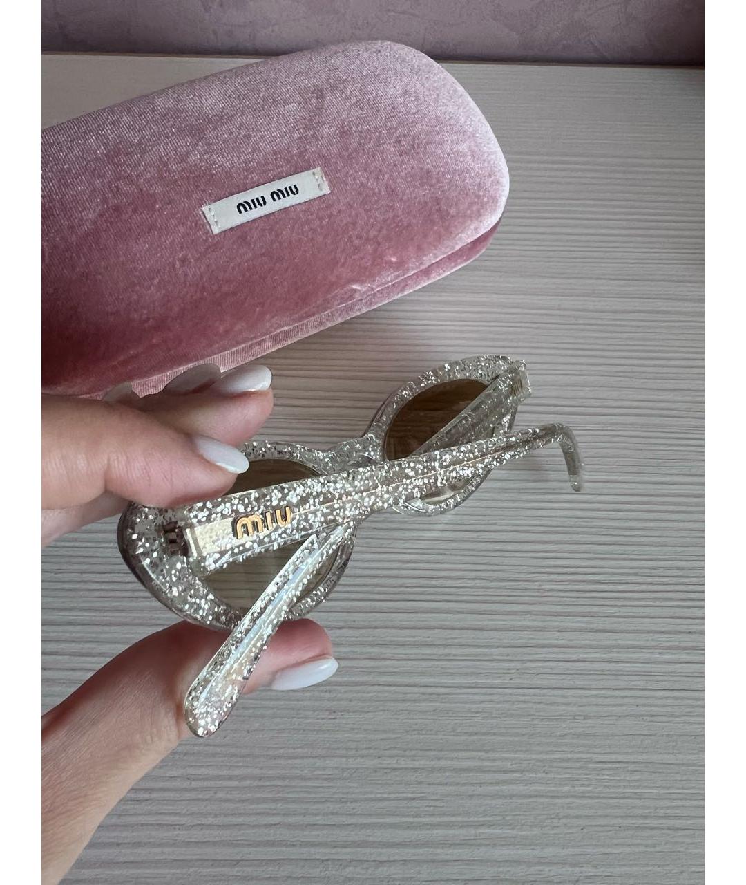 MIU MIU Серебряные пластиковые солнцезащитные очки, фото 3