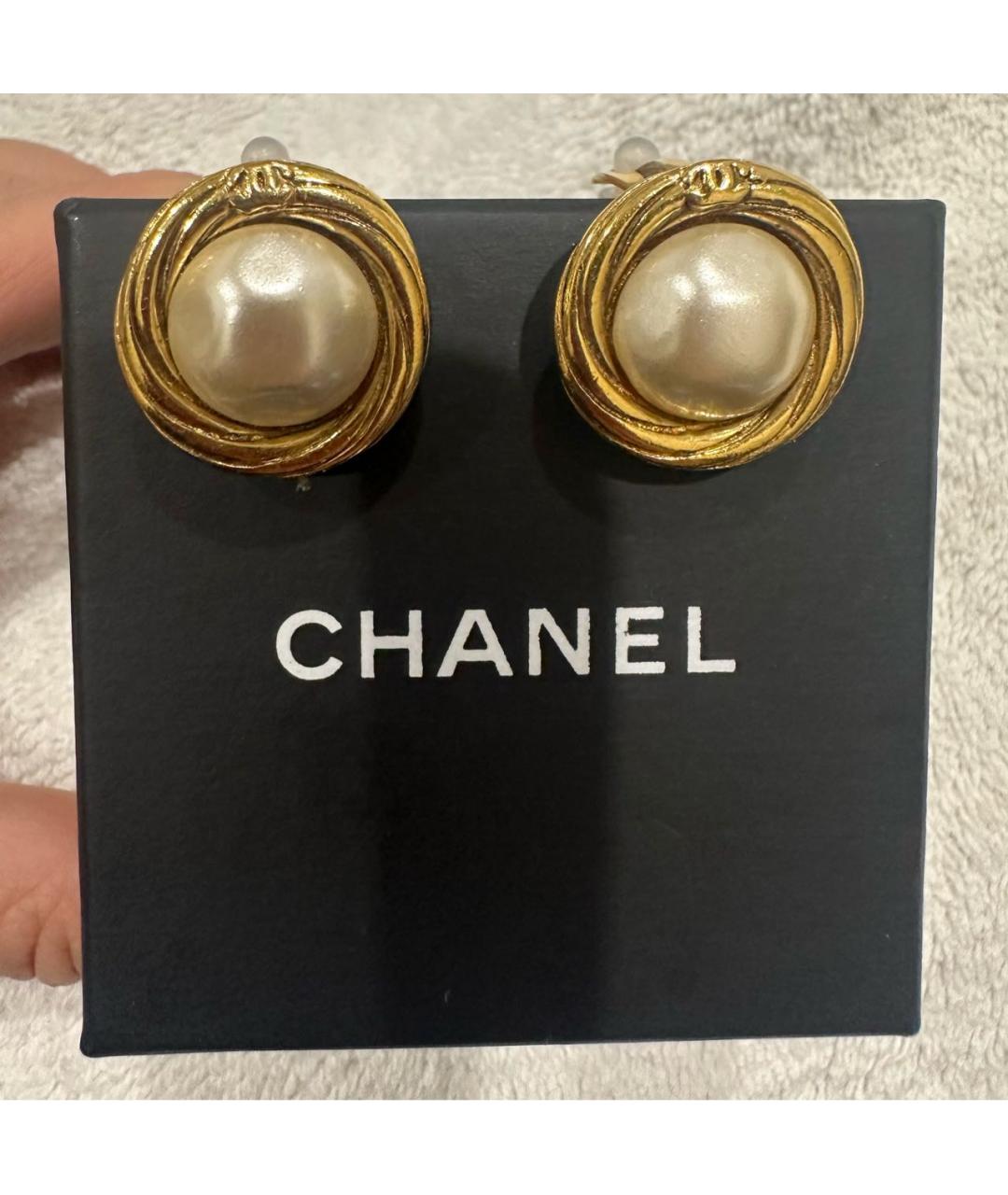 CHANEL Золотые металлические клипсы, фото 8