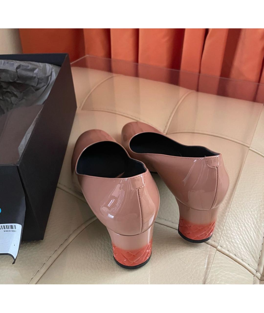 BOTTEGA VENETA Бежевые туфли из лакированной кожи, фото 4