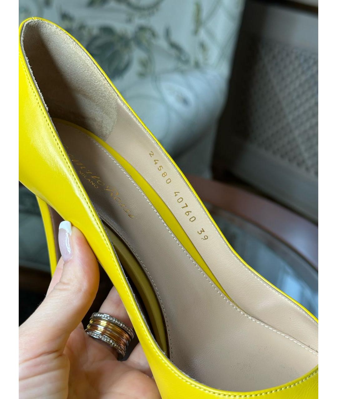 GIANVITO ROSSI Желтые кожаные туфли, фото 3