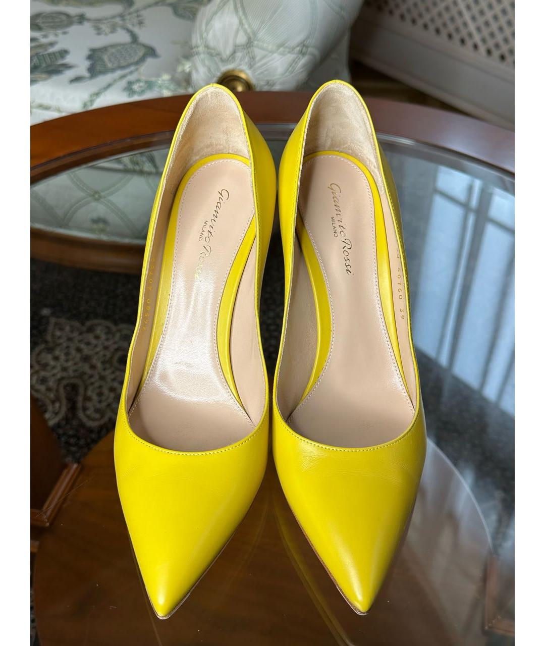 GIANVITO ROSSI Желтые кожаные туфли, фото 2