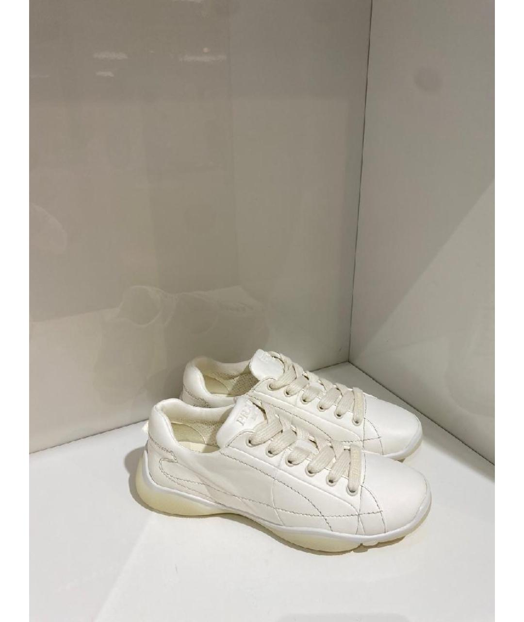 PRADA Белые кожаные кроссовки, фото 2